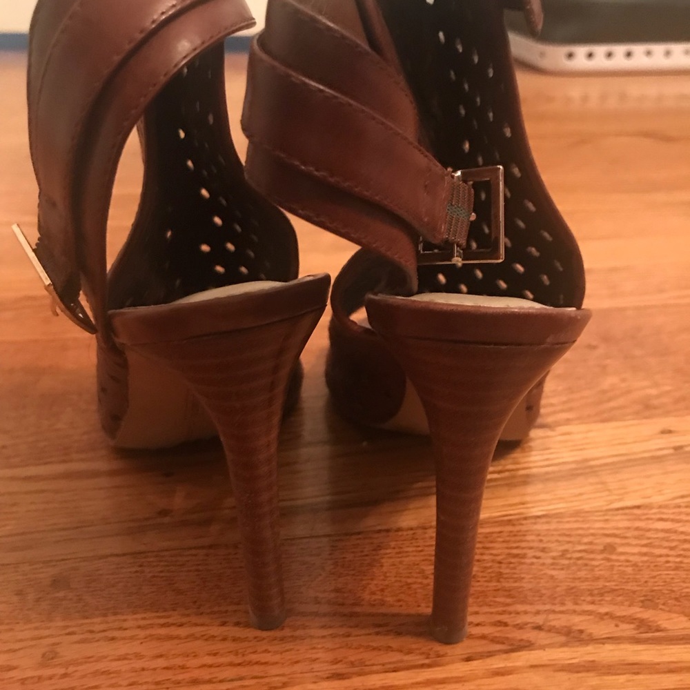 Heels - Picture 3 of 3